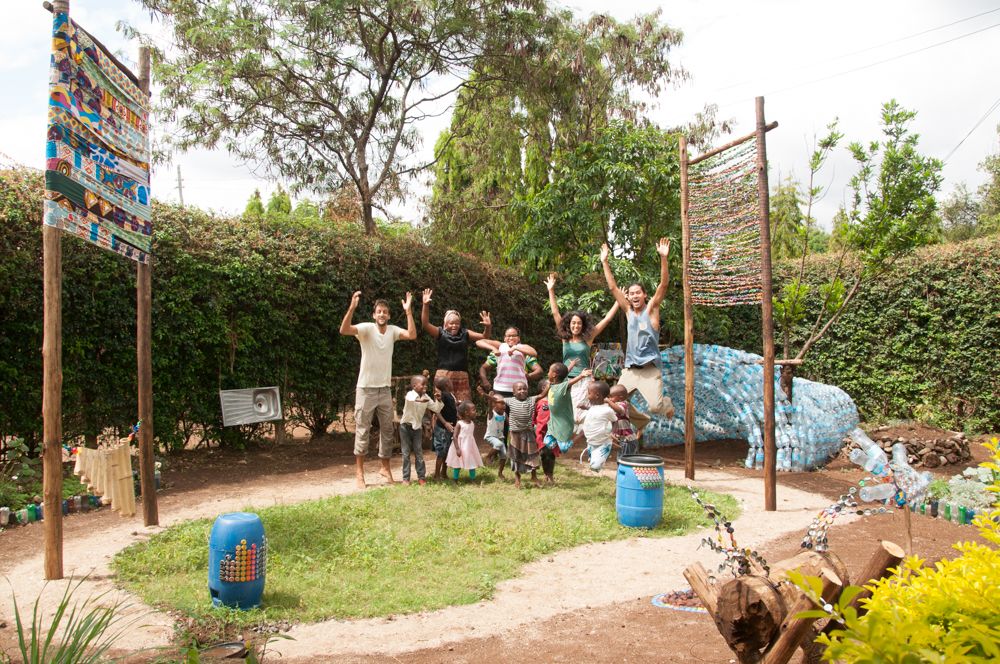 Foto posterior del parque musical